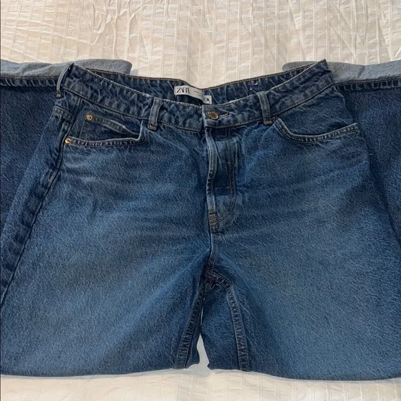 Zara Blue Relaxed Denim with Faded Finish - Picture 1 of 7